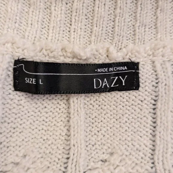 DAZY Black & White Cropped Sweater (size Large) - Picture 4 of 6